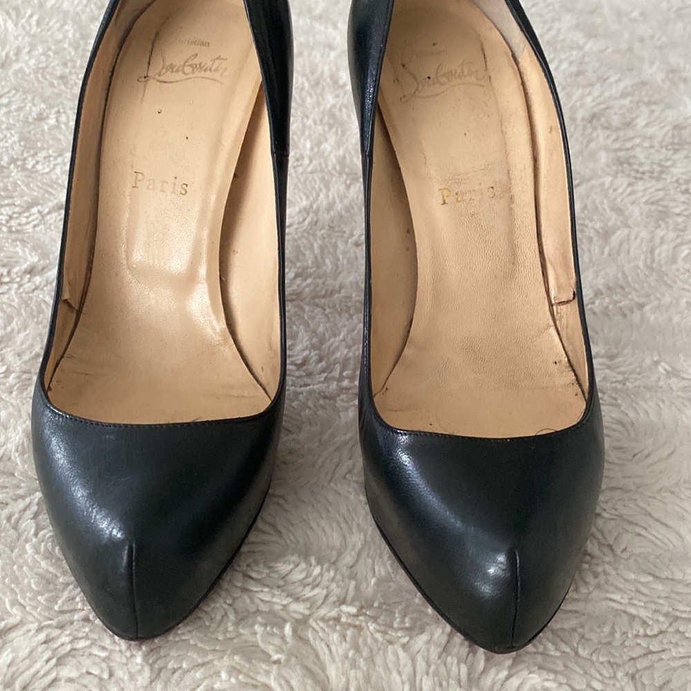 hidden platform pumps